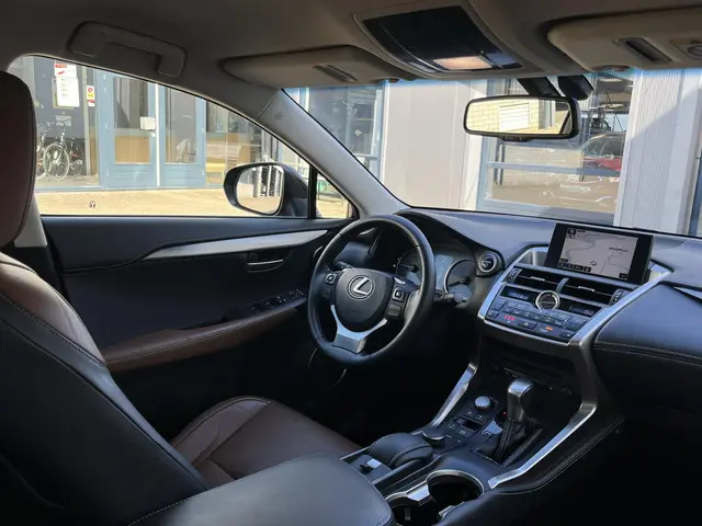 Lexus NX 300h AWD Luxury Line 2015 Hybride Benzine 4