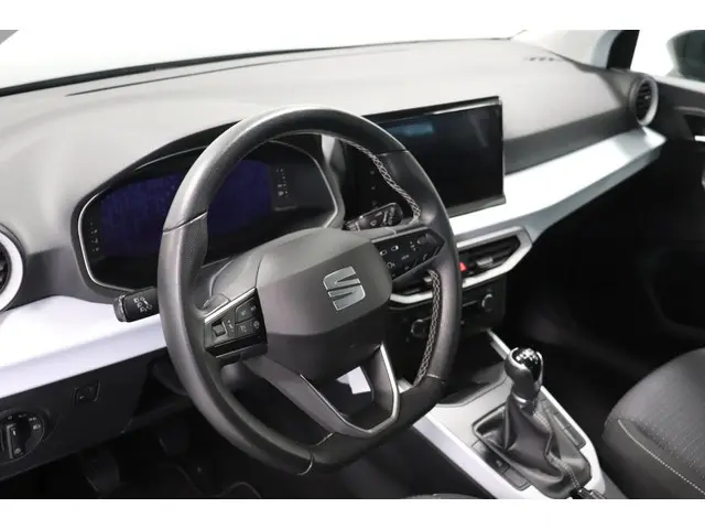 SEAT Arona 1.0 TSI Style Business Intense 2021 Benzine 12