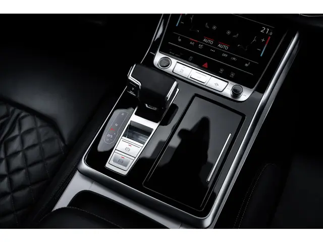 Audi Q8 55 TFSI-E quattro 2023 Hybride Benzine 29