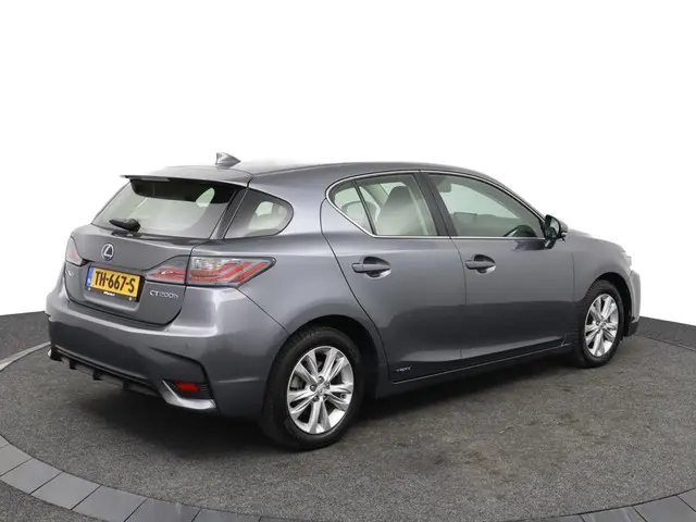 Lexus CT 200h Business Line 2017 Hybride Benzine 2