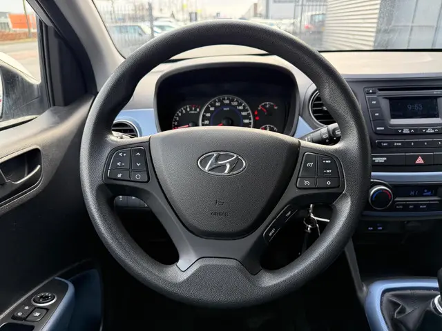 Hyundai i10 1.0i i-Motion Comfort 2017 Benzine 24