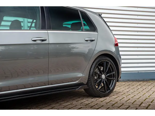 Volkswagen Golf 2.0 TSI 4Motion R 2017 Benzine 29