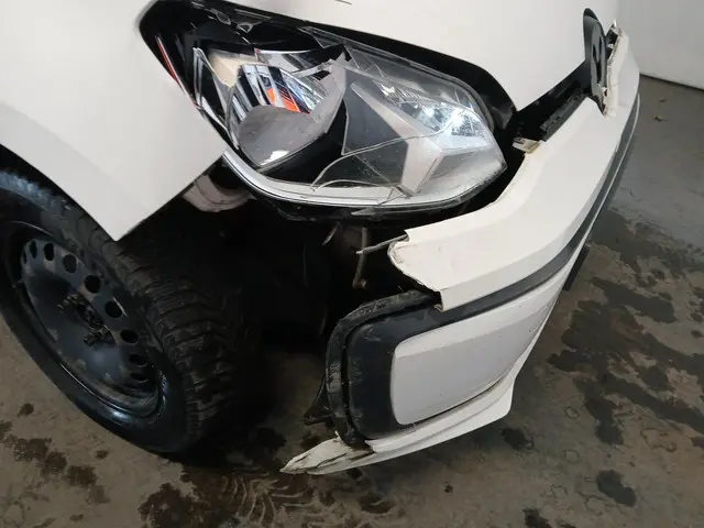 Volkswagen up! 1.0 BMT move up! SCHADEAUTO!! 2017 Benzine 9