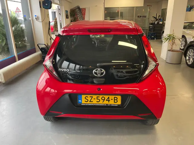 Toyota Aygo 1.0 VVT-i x-fun 2018 Benzine 6