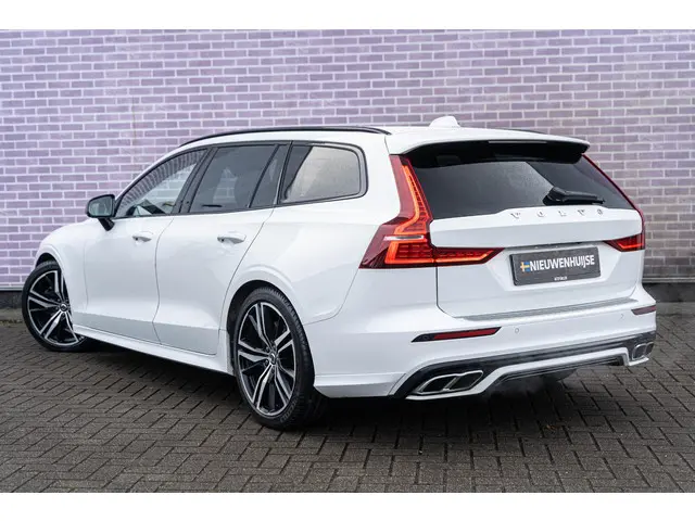 Volvo V60 2.0 B4 R-Design 2020 Benzine 10