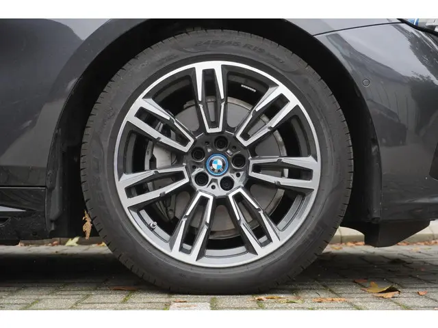 BMW i5 Touring eDrive40 2025 Elektrisch 6