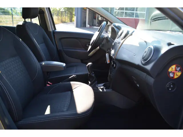 Dacia Logan MCV 0.9 TCe Prestige 2015 Benzine 19