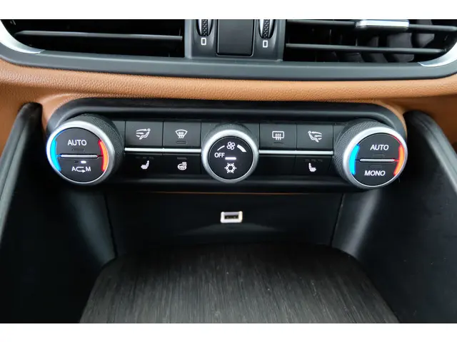 Alfa Romeo Giulia 2.0T Super 2017 Benzine 11