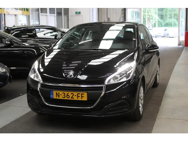 Peugeot 208 1.2 PureTech Active 2017 Benzine 21