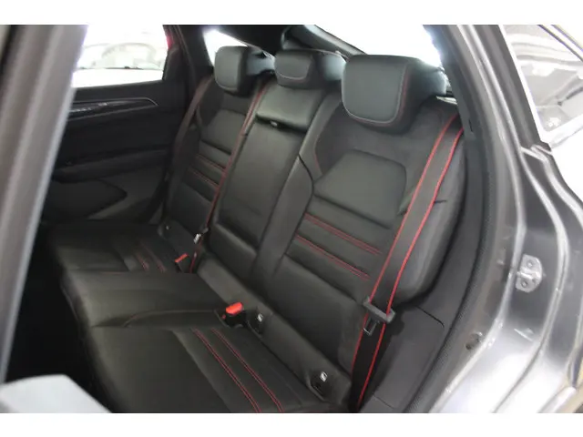 Renault Arkana 1.3 TCe 140 R.S. Line 2022 Benzine 13