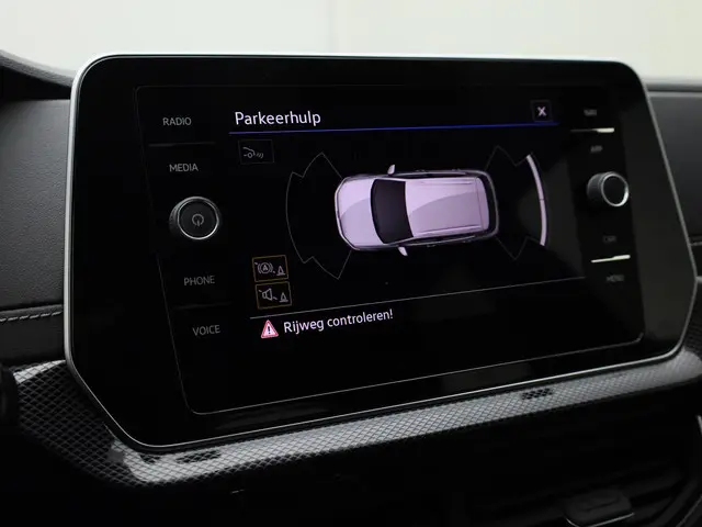 Volkswagen T-Cross 1.5TSI/150PK R-Line DSG 2025 Benzine 37