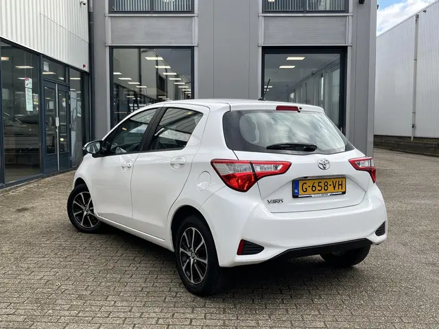 Toyota Yaris 1.0 VVT-i Connect 2019 Benzine 11