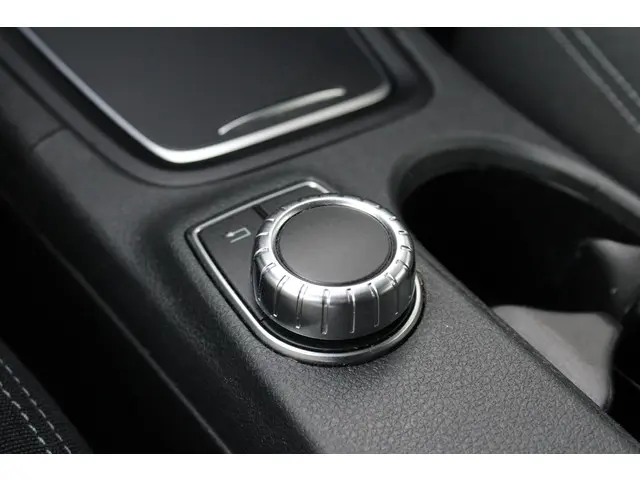 Mercedes-Benz B-Klasse 180 Ambition 2018 Benzine 28