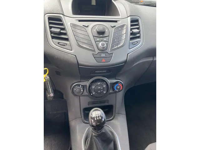 Ford Fiesta 1.25 Titanium 2013 Benzine 12