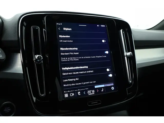 Volvo XC40 2.0 B3 Black Edition 2025 Benzine 18