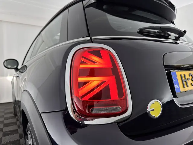 MINI Electric Mini Yours 33 kWh [ 3-Fase ] 2020 Elektrisch 26