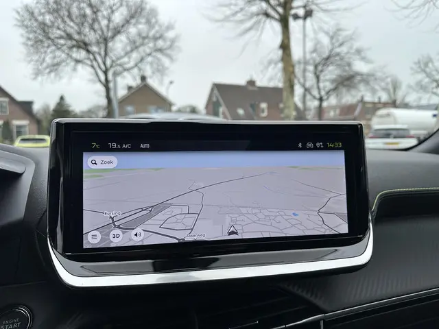 Peugeot 2008 1.2 Hybrid 145 PK GT 2025 Hybride Benzine 24