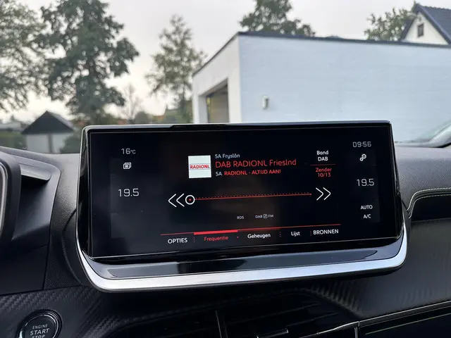 Peugeot 2008 1.2 Turbo 130 PK GT 2022 Benzine 20