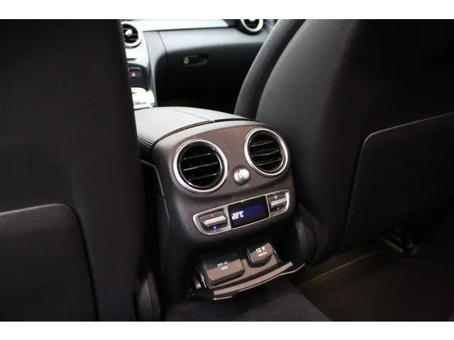Mercedes-Benz C-Klasse Estate 250 Prestige 2015 Benzine 19