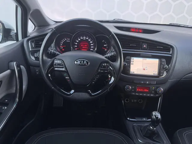 Kia cee'd Sportswagon 1.6 GDI ExecutiveLine 2015 Benzine 16