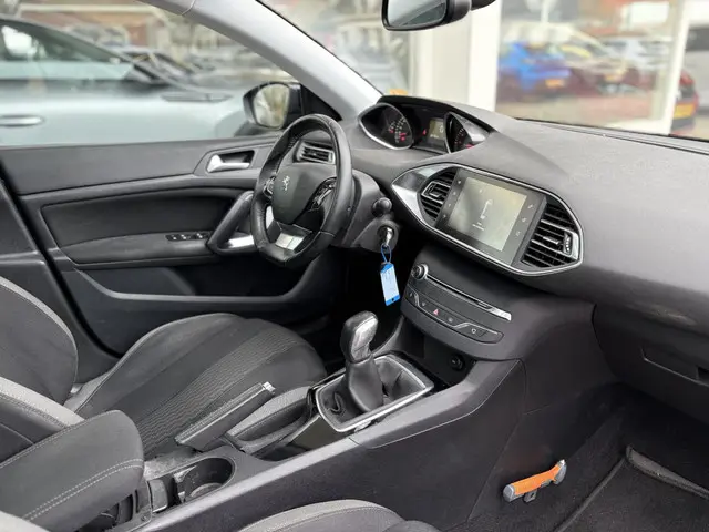 Peugeot 308 SW 1.2T 110pk Style 2016 Benzine 4