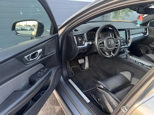 Volvo S60 2.0 T5 Intro Edition 2019 Benzine 8