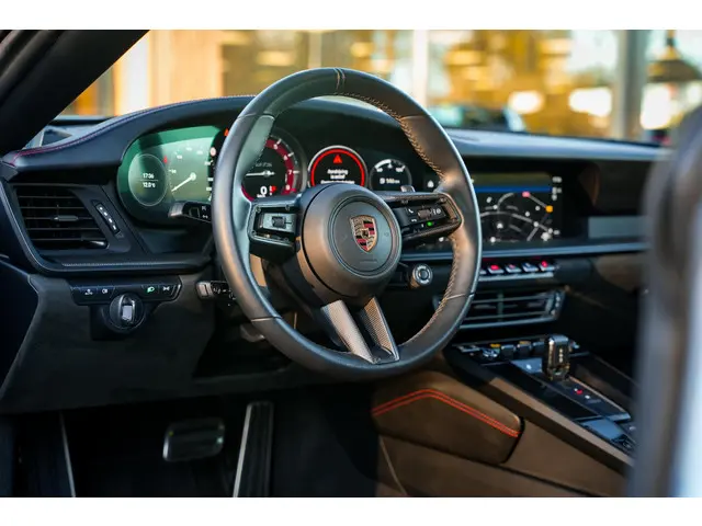 Porsche 911 3.0 Targa 4 GTS 2023 Benzine 6