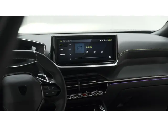 Peugeot 2008 PureTech 130 EAT8 GT 2024 Benzine 57