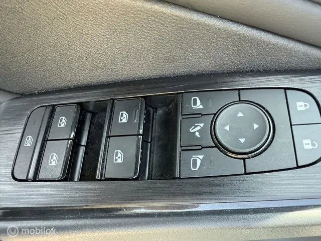 Nissan QASHQAI 1.3 MHEV Business Design 2023 Benzine 14