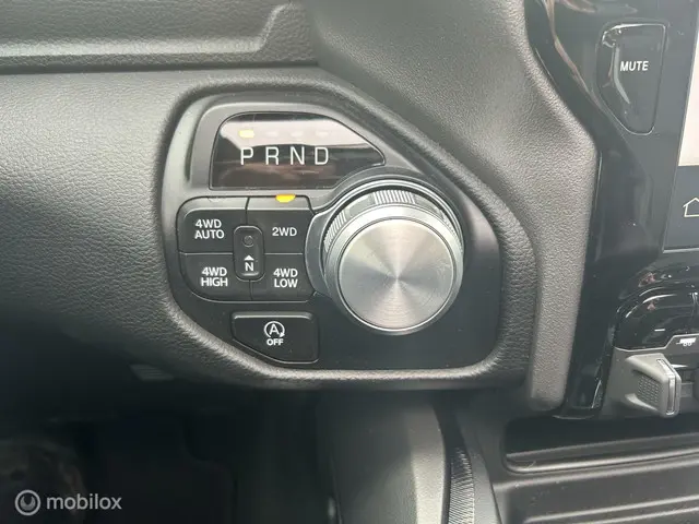 Dodge Ram 1500 4X4 5.7 V8 4x4 Crew Cab Sport 2024 LPG/Gas 14