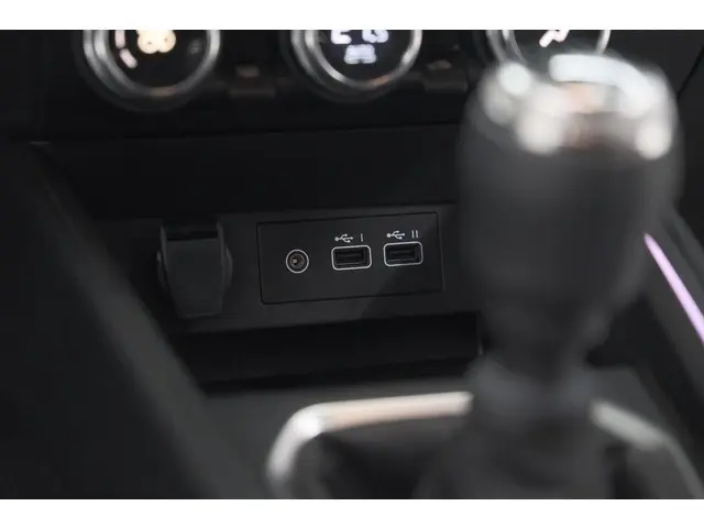 Renault Clio TCe 90 GPF Techno 2025 Benzine 48