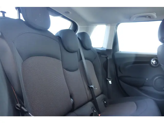 MINI Cooper Business Edition 2021 Benzine 11