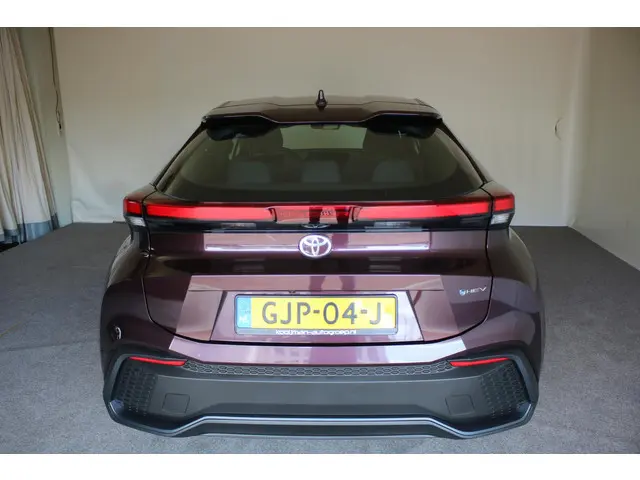 Toyota C-HR 1.8 Hybrid 140 Active 2024 Hybride Benzine 8