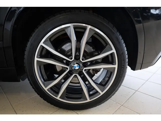 BMW X2 xDrive25e 2021 Hybride Benzine 6