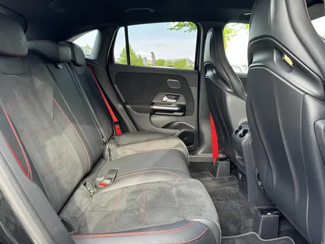 Mercedes-Benz GLA AMG 35 4MATIC 2021 Benzine 10