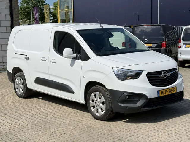 Opel Combo 1.5D130PK L2H1 Edition 2021 Diesel 17