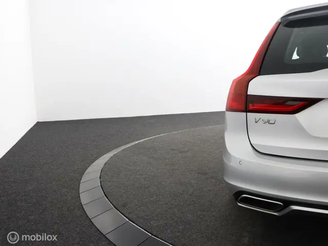 Volvo V90 2.0 T4 R-Design | ACC | PILOT | LEER | 2019 Benzine 51