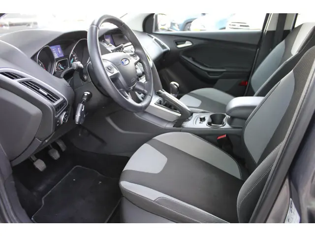Ford Focus Wagon 1.0 EcoBoost Trend Sport 2012 Benzine 8