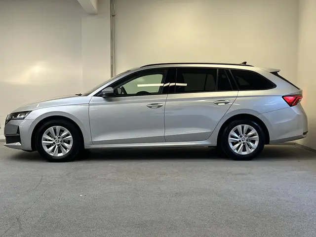 Škoda Octavia Combi 1.5 TSI Edition 2024 Benzine 10