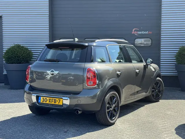 MINI Countryman Mini 1.6 Cooper Edition 2012 Benzine 2