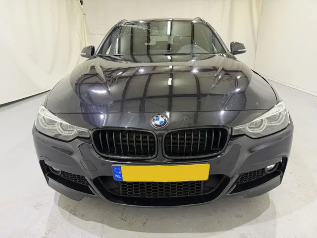 BMW 3 Serie Touring 318i M Sport Aut8 2019 Benzine 56