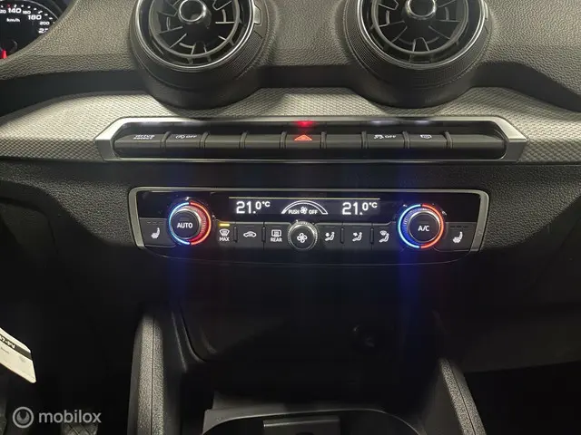 Audi Q2 30 TFSI S Edition 2020 Benzine 18