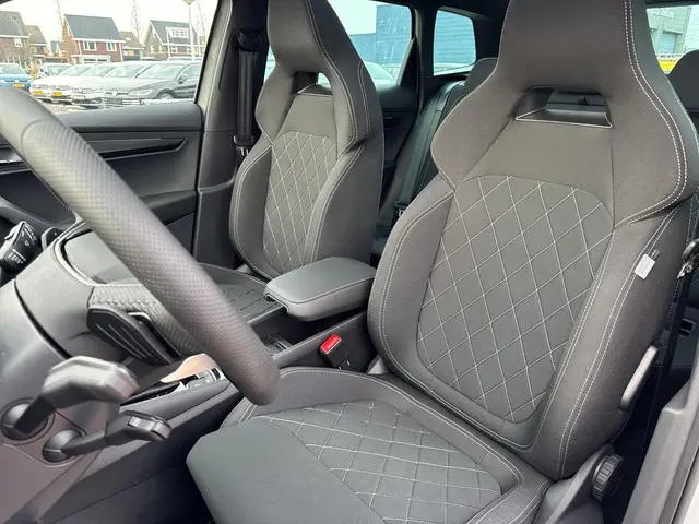 Škoda Karoq 1.5 TSI ACT Sportline Business 2026 Benzine 11