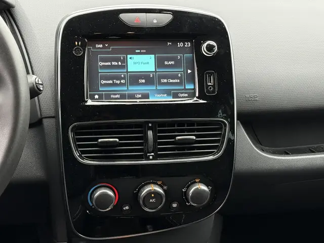 Renault Clio 0.9 TCe Limited 2017 Benzine 10