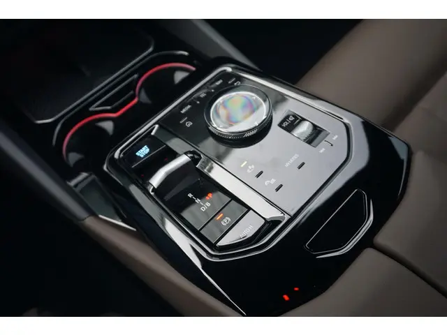 BMW i5 eDrive40 2025 Elektrisch 15