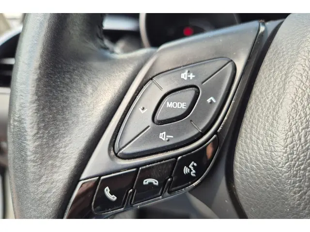 Toyota C-HR 1.8 Hybrid Dynamic 2021 Hybride Benzine 12