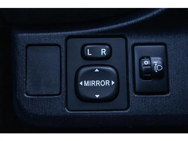 Toyota Yaris 1.0 VVT-i Aspiration 2014 Benzine 16