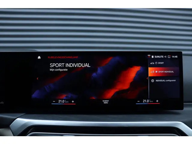 BMW 3 Serie Sedan 320i 2024 Benzine 35