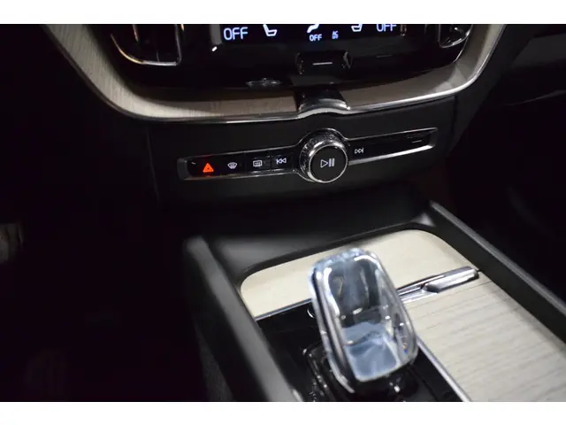 Volvo XC60 2.0 B5 250pk AUT8 Inscription 2020 Benzine 9