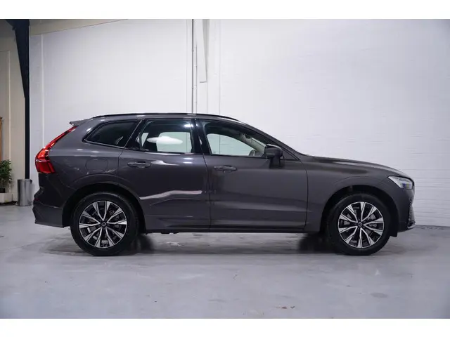 Volvo XC60 B5 Plus Dark 2023 Benzine 6